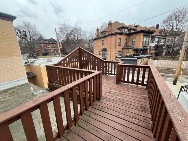 Building Photo - 5511-5519 Baum Blvd