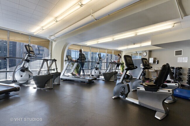 Building Photo - 300 N State St