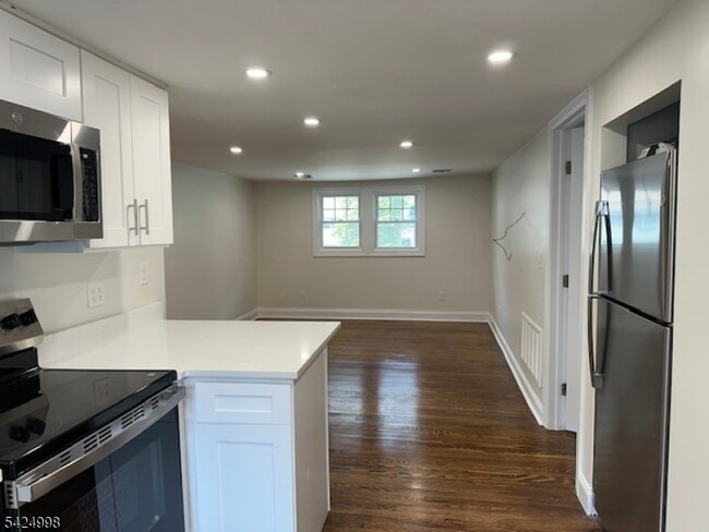 Building Photo - 515 Hamburg Turnpike