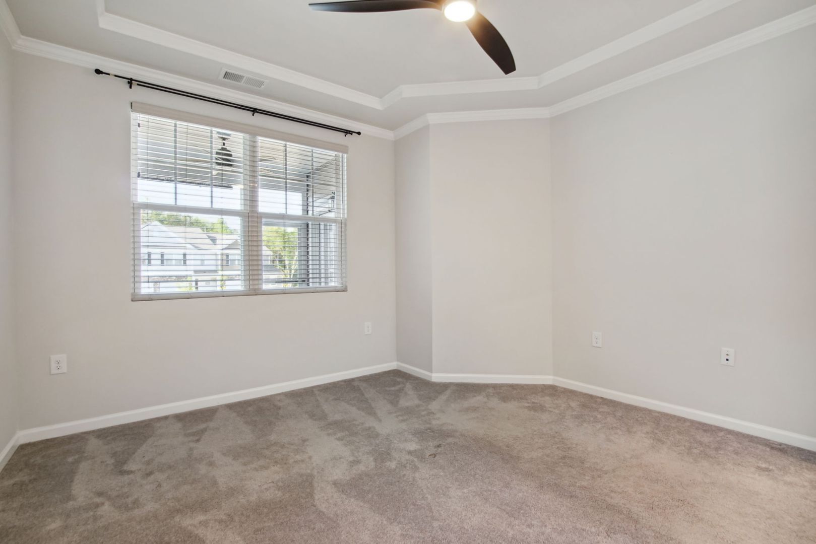 Building Photo - 102 Bedivere Ln