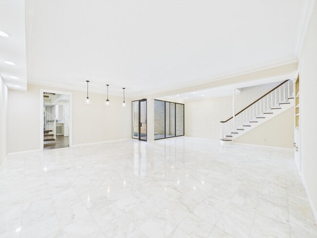 Building Photo - 7608 Del Monte Dr