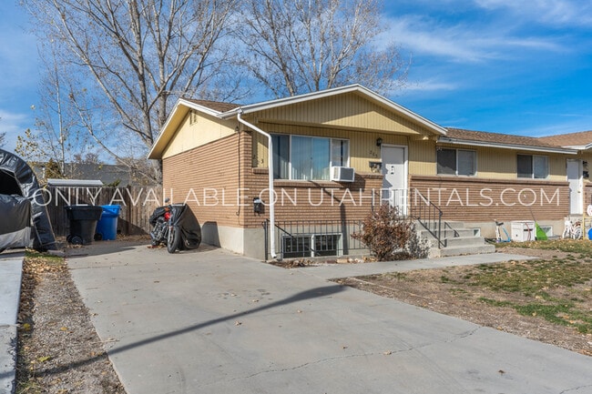 Building Photo - 289 N 300 W
