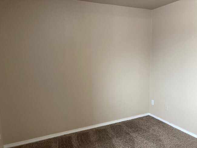 Building Photo - 114 N Bowdish Rd