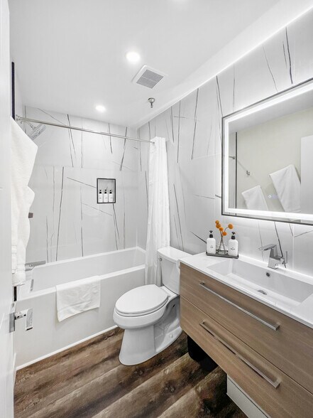 Building Photo - 1385 Lowell Ave