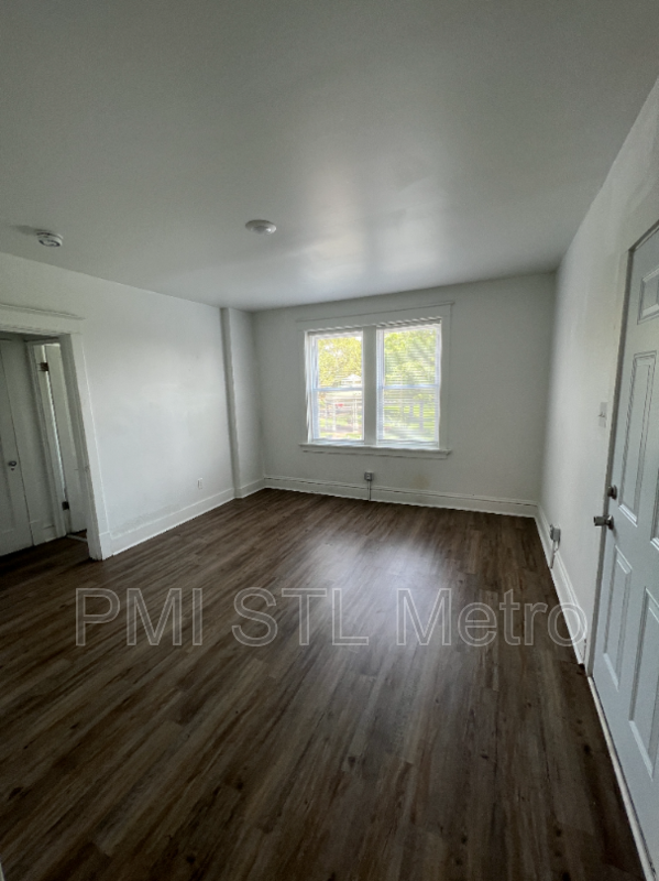 Building Photo - 3841 Gustine Ave