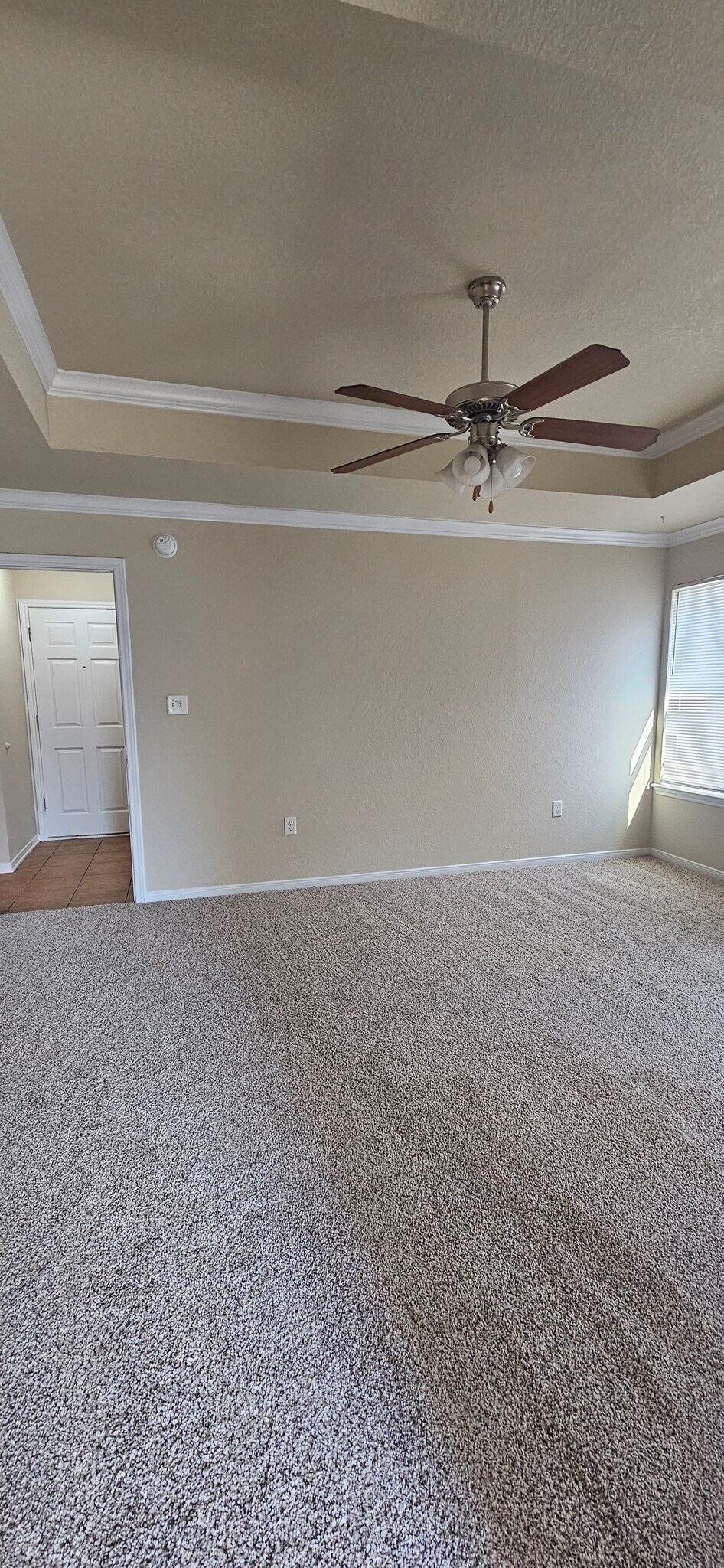 Building Photo - 2415 Merle Dr