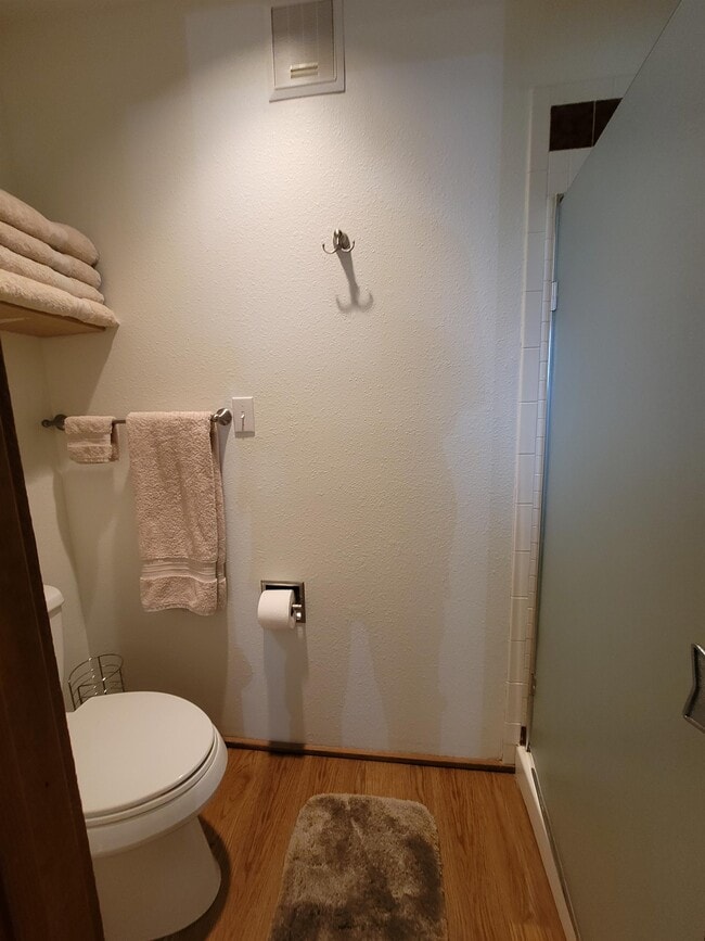 Building Photo - 102 Valley View Dr