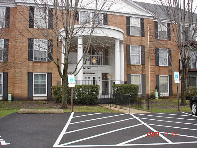 Primary Photo - 5100 Carriageway Dr