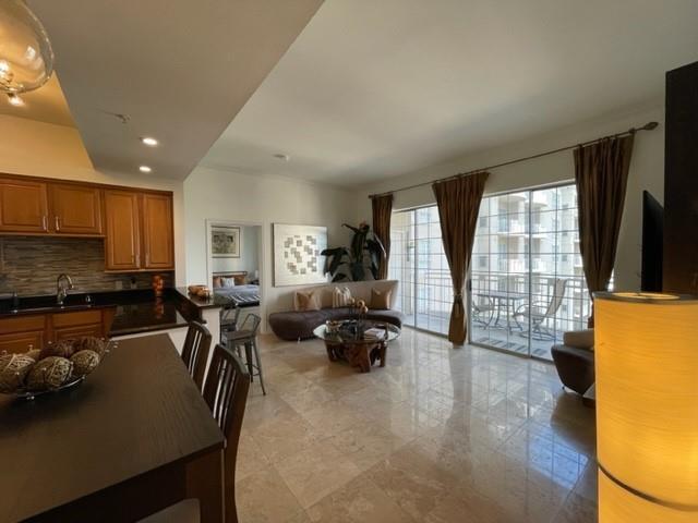 Building Photo - 3225 Turtle Creek Blvd