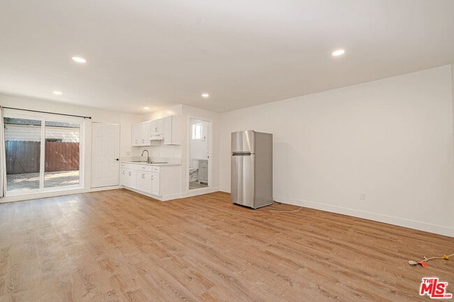 Building Photo - 5430 Monroe St