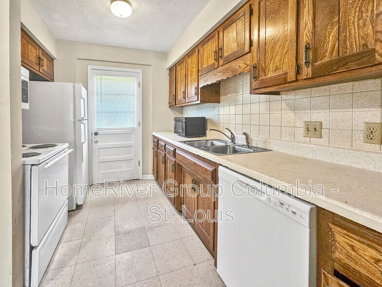Building Photo - 2541 E Morris Dr