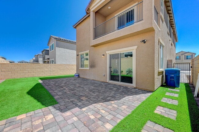 Building Photo - MODERN 2 Story, 3 Bedroom Home near Aliante!