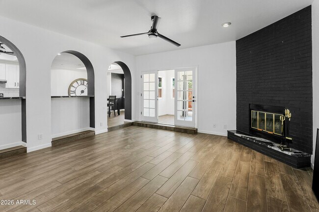 Building Photo - 1610 N Stapley Dr