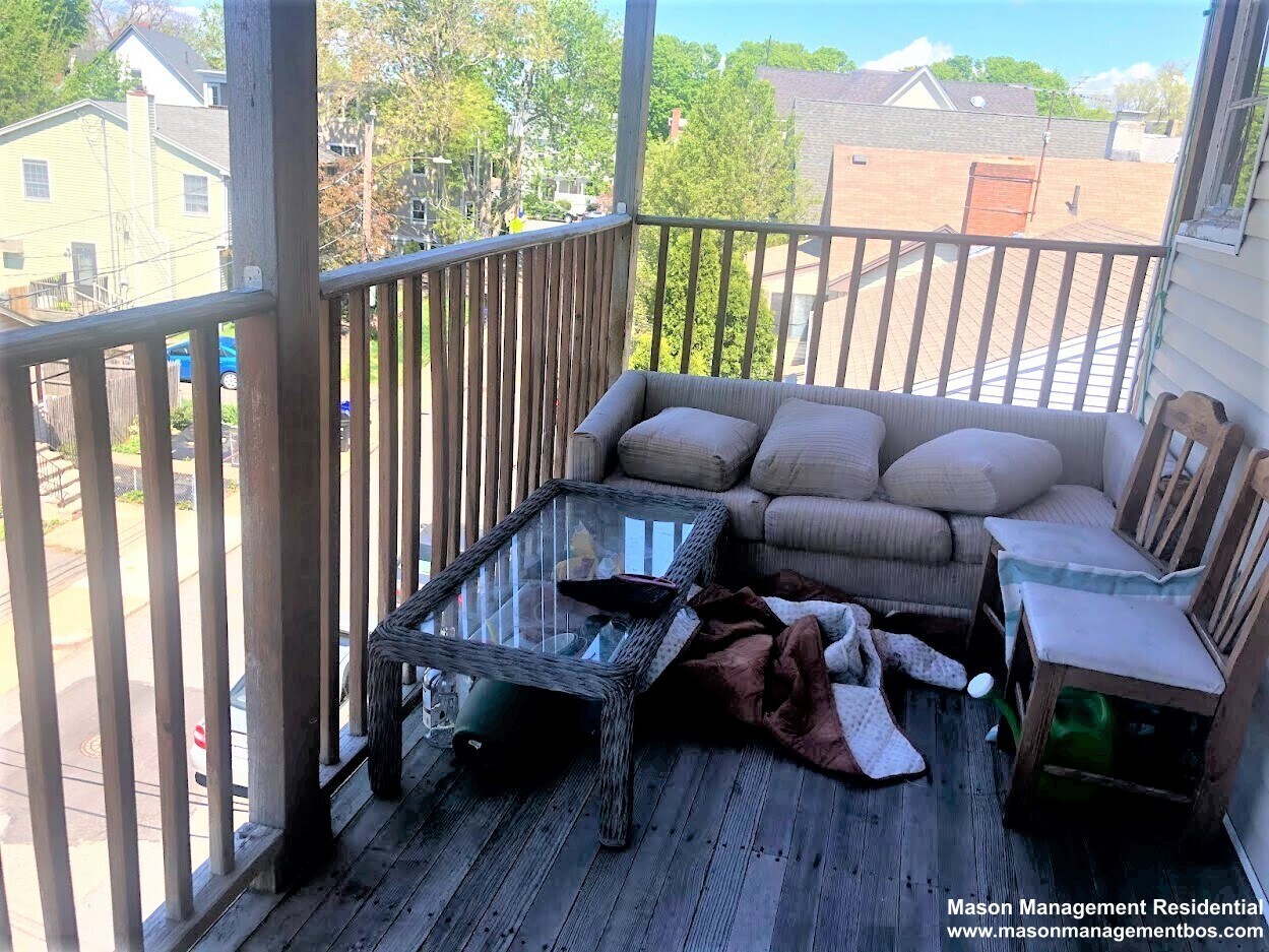 Apt 3 - 19 Arden St