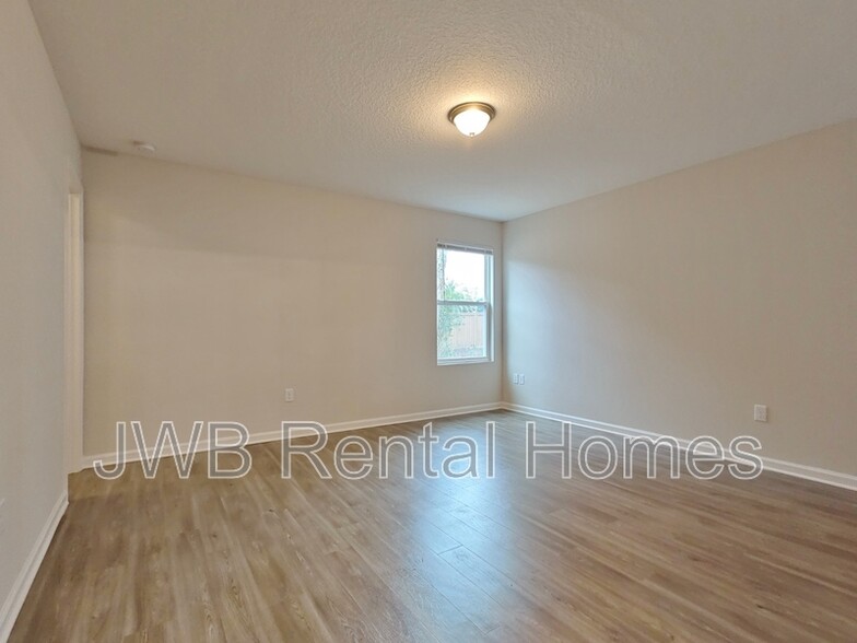 Building Photo - 3848 Soutel Dr