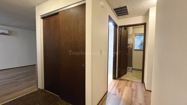 Building Photo - Updated 2 Bedroom Featuring New Plank Flooring