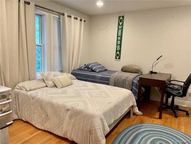 Building Photo - 29 Carpenter Ave