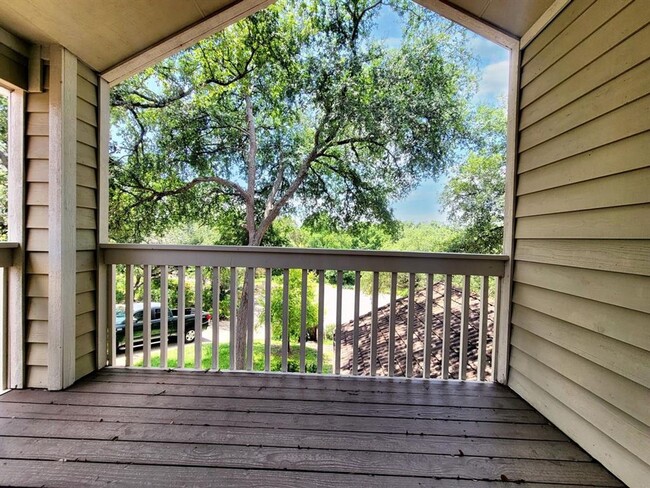 Building Photo - Beautiful and Spacious 4 BR / 3 BA Home fo...