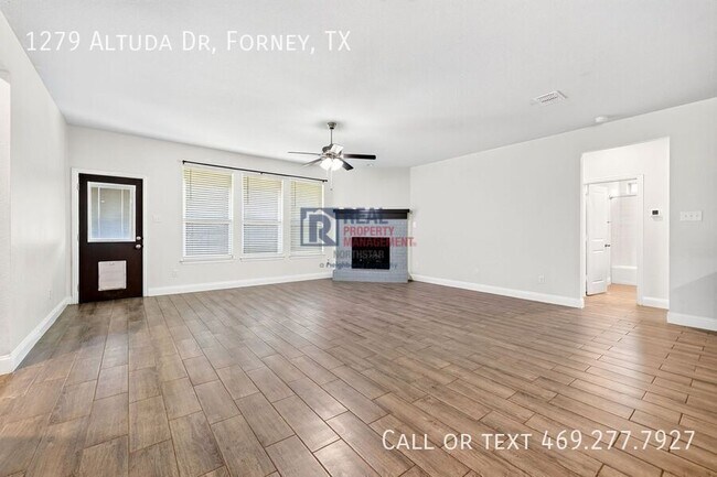 Building Photo - 1279 Altuda Dr