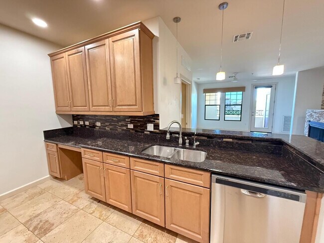 Building Photo - 7291 N Scottsdale Rd