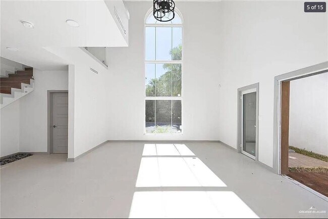 Building Photo - 36 Cottonwood Ave