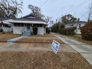 Building Photo - Updated 3BR Home with Fenced Yard & Garage
