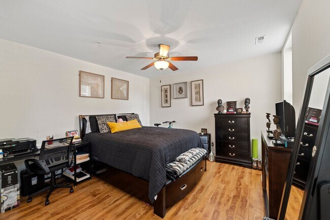 Building Photo - The Fountain Square Apartments