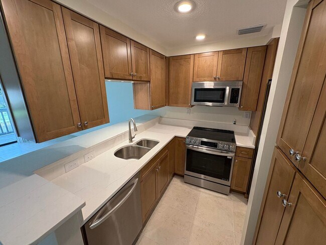 Building Photo - **$1,000 Move-in Special** 2 Bedroom in Bluewater Bay!