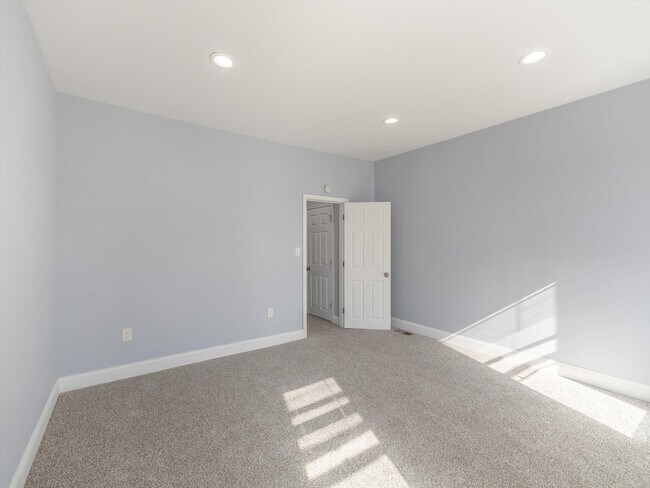 Building Photo - 19 Osborn St