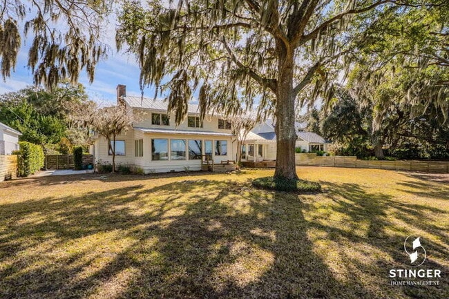 Building Photo - 73 Sunset Blvd