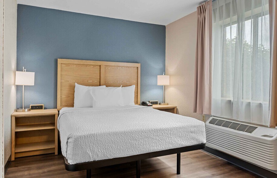 Building Photo - Furnished Studio-Fort Wayne - North