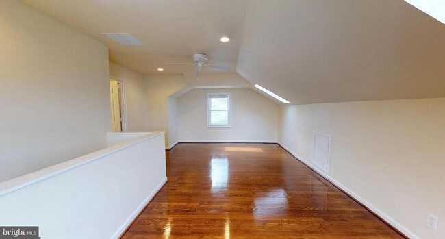 Building Photo - 2508 S Kenwood St