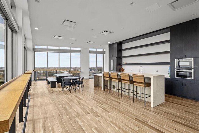 Building Photo - 777 3rd Ave N