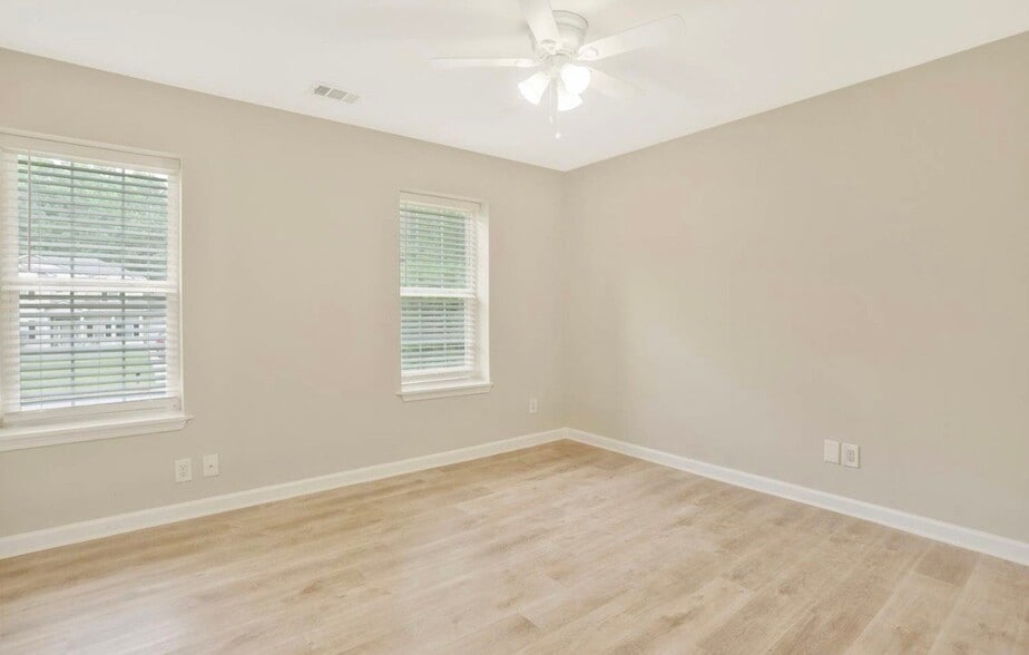 Building Photo - 4009 Melvin Dr SW