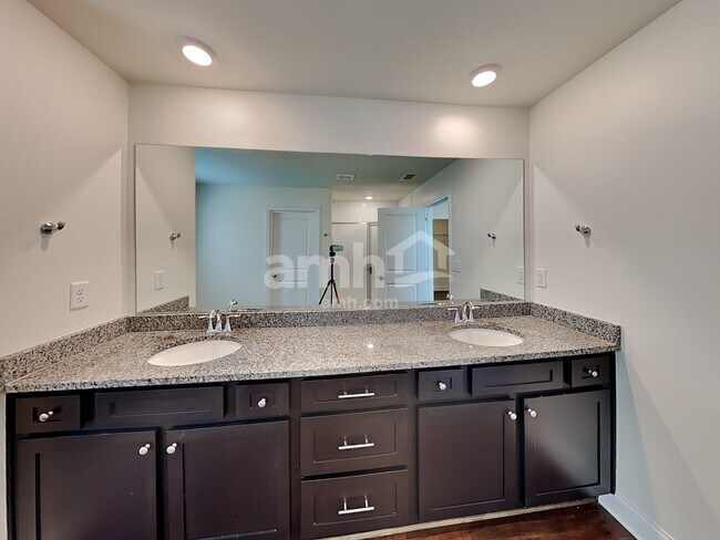 Building Photo - 580 Smt Vw Ln