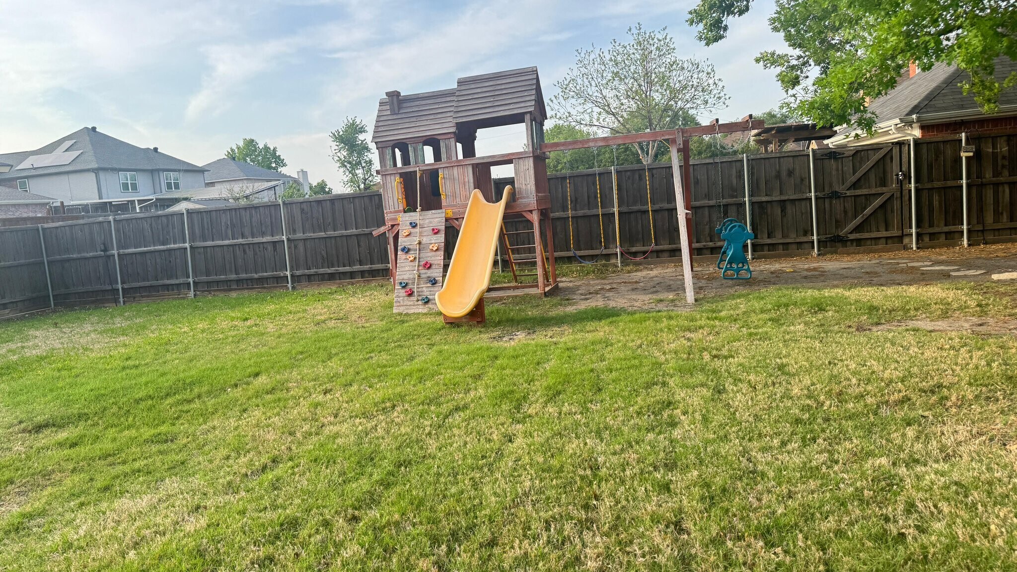 Building Photo - 7011 Cottonwood Cir