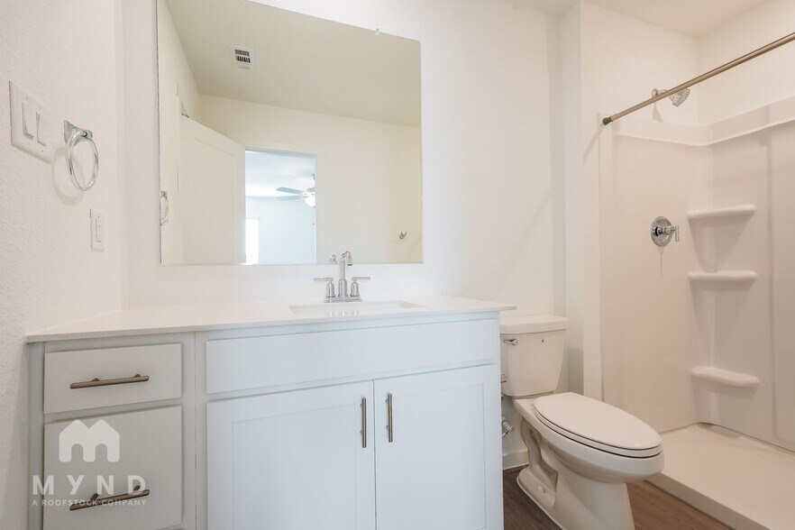 Building Photo - 2749 Ctr Crk Ln