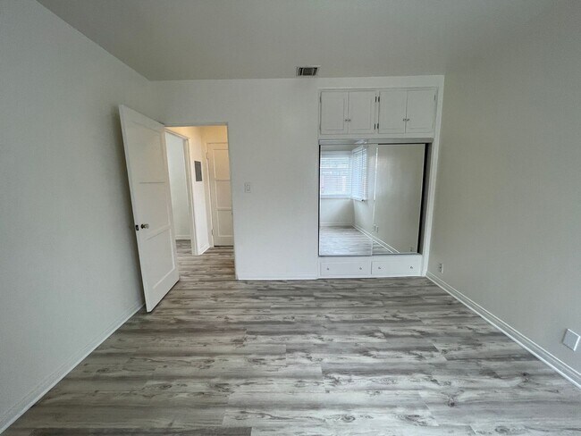 Primary Photo - Bright & Spacious Unit in the Heart of Bur...