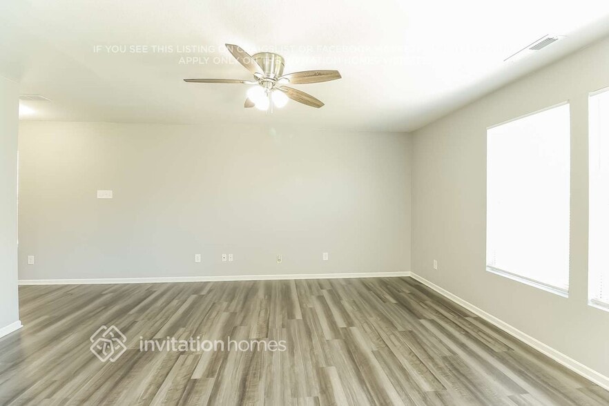 Building Photo - 165 Hunter Park Dr