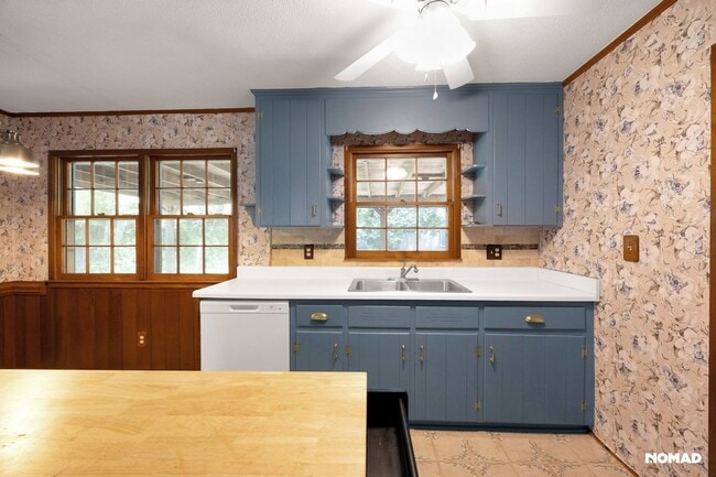 Building Photo - Spacious 4BR House in Fayetteville