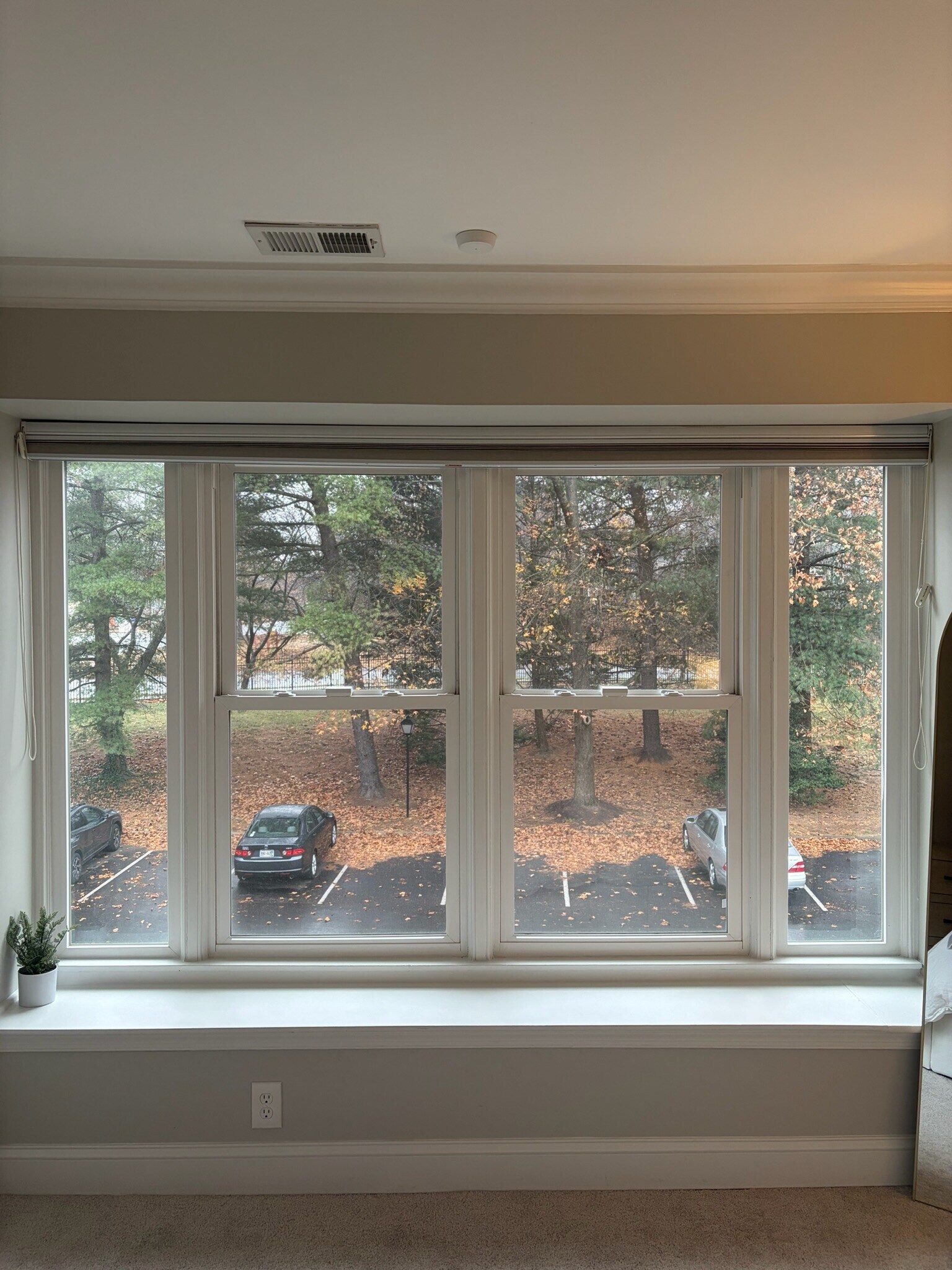 Building Photo - 7602 Lakeside Village Dr