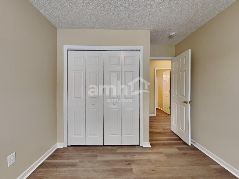 Building Photo - 318 Sunburst Way