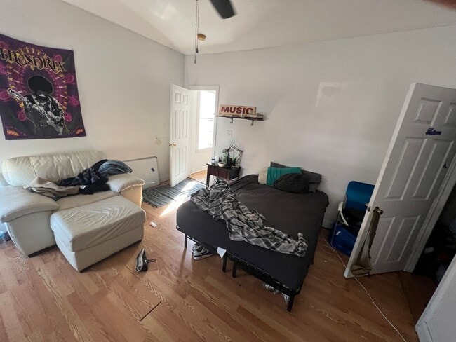 Building Photo - Very Spacious 4bdrm/2bth House on W CARY STREET in the Heart of VCU!!!