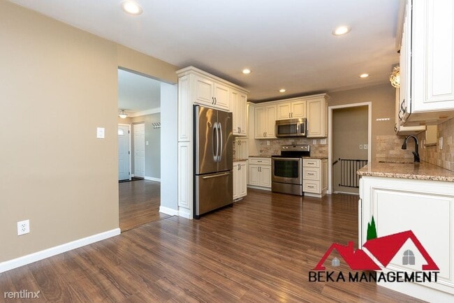 Building Photo - 4 br, 2.5 bath House - 31756 Scone St