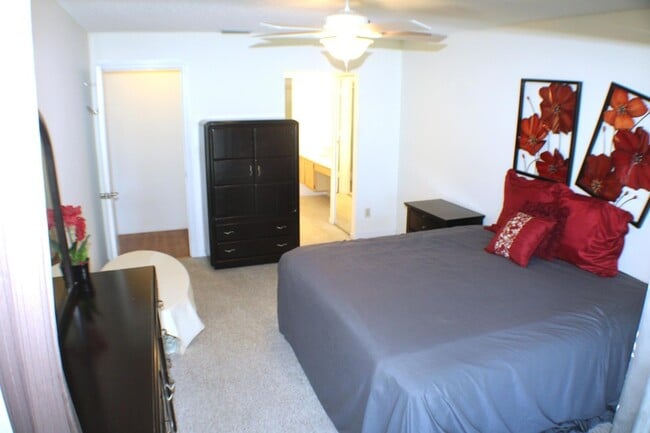 Building Photo - 1082 Keystone Dr