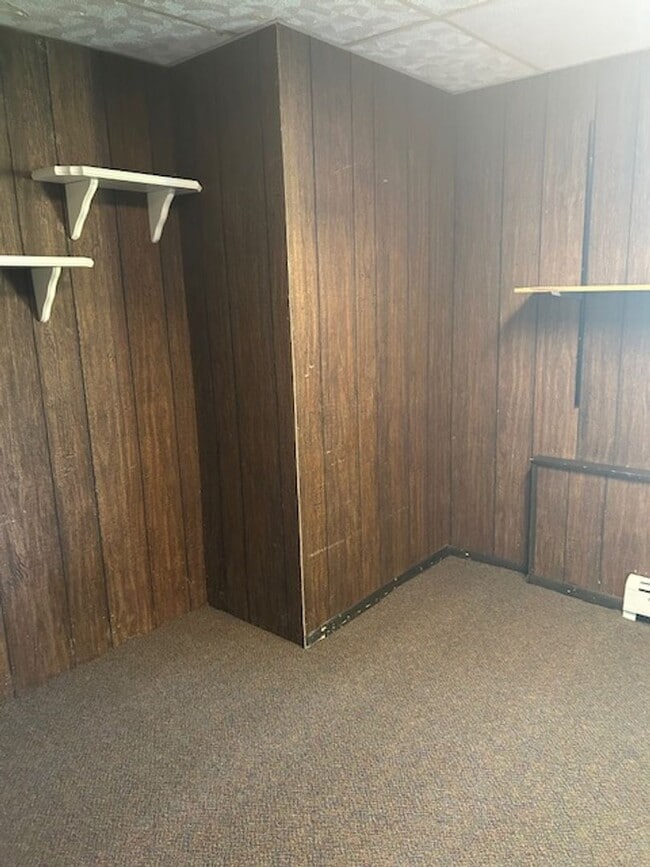 Building Photo - 2262 square foot 4/2.5/2 home