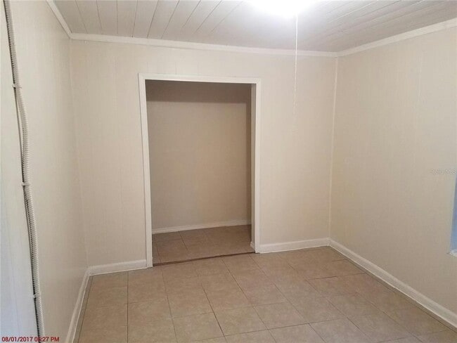 Building Photo - 611 N Lakewood Ave