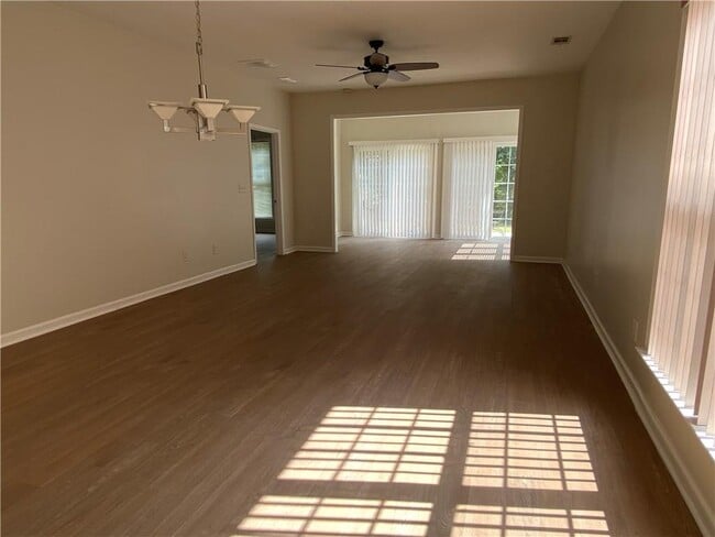 Building Photo - 124 Spider Lily Ct