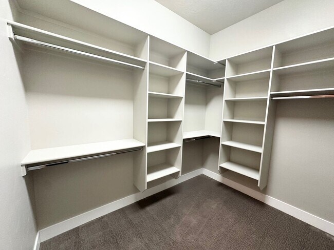 Building Photo - Rarely available in the most preferred River District! Available July 2026