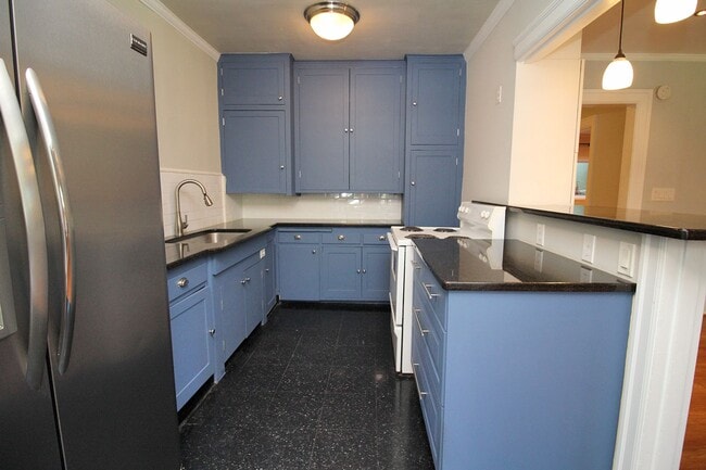 Building Photo - 507 NW 22nd Ave